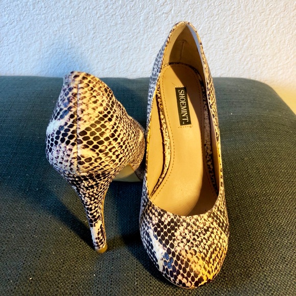 Shoemint rounded toed 3.75” heel high size 5M - Picture 6 of 6